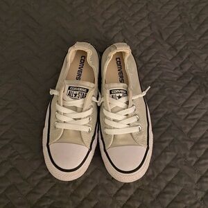 Womens light gray converse shoreline size 5